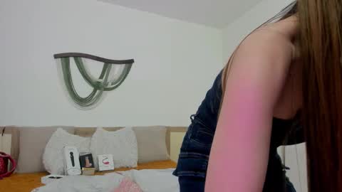 Snapshot of carolina_hernandez22 chatting on November 26, 12:28 pm Carolina online show from November 26, 12:28 pm