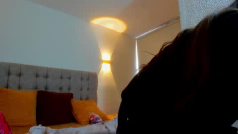 Snapshot of carolina_hernandez22 chatting on December 2, 12:21 pm Carolina online show from December 2, 12:21 pm