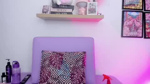 Carolina  online show from October 1, 8:59 pm