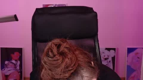 Snapshot of carolina_winter chatting on December 13, 12:06 pm Mira online show from December 13, 12:06 pm