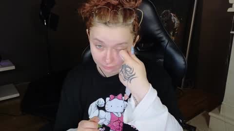 Snapshot of carolina_winter chatting on February 7, 5:52 am Mira online show from February 7, 5:52 am