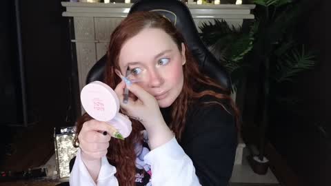 Snapshot of carolina_winter chatting on February 8, 5:51 am Mira online show from February 8, 5:51 am