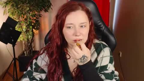 Snapshot of carolina_winter chatting on September 19, 2:07 pm Mira online show from September 19, 2:07 pm