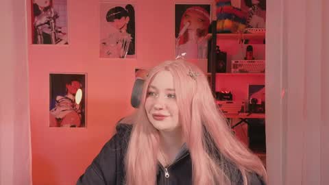 Mira online show from April 3, 8:18 pm