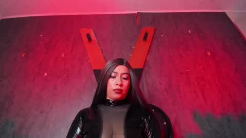 Snapshot of carolinaarias_ chatting on December 4, 2:42 am carolina online show from December 4, 2:42 am