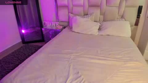 caroline online show from November 11, 5:18 am