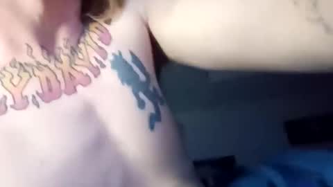 carolinajuggalo17 online show from April 4, 5:38 am