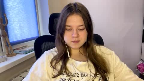 carolindueno online show from March 6, 7:38 am