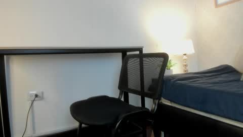  Caroline  online show from February 20, 11:32 am