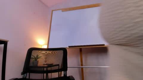  Caroline  online show from April 20, 10:29 am