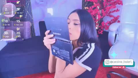 caroline_foster1 online show from December 15, 12:09 pm