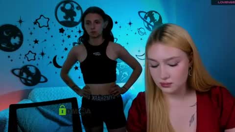 Snapshot of caroline_honeyy chatting on June 30, 7:26 pm Caroline online show from June 30, 7:26 pm