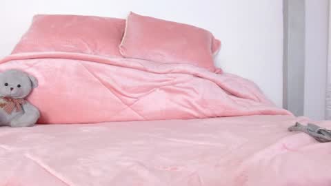 caroline online show from January 9, 8:33 pm