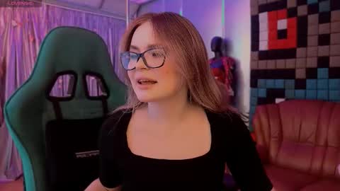 Caroline online show from March 28, 12:16 pm