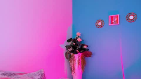 CarolineeGarcia online show from February 25, 1:50 pm