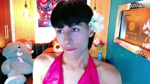 Snapshot of carolinejesh chatting on May 9, 3:34 am carolinejesh online show from May 9, 3:34 am