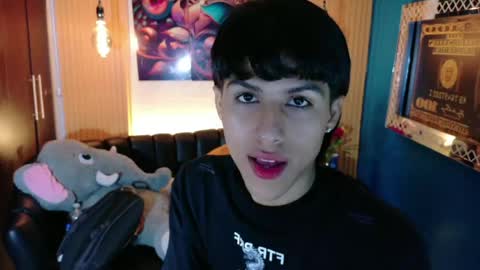 Snapshot of carolinejesh chatting on May 19, 12:33 pm carolinejesh online show from May 19, 12:33 pm