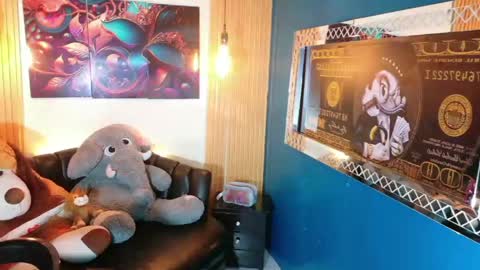 Snapshot of carolinejesh chatting on May 27, 5:10 pm carolinejesh online show from May 27, 5:10 pm