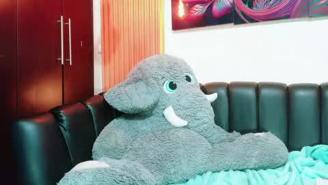 carolinejesh online show from June 27, 12:22 pm