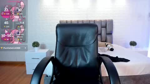 Snapshot of carolinemiller1 chatting on June 5, 1:39 pm Caro online show from June 5, 1:39 pm
