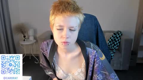 Snapshot of carolinerichter chatting on September 22, 2:13 am CarolineRichter online show from September 22, 2:13 am