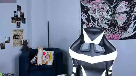 CarolineRichter online show from April 23, 2:57 am