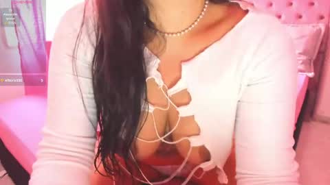 Caroline  online show from April 24, 2:52 pm