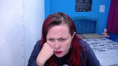 Carolinhe  online show from February 17, 8:33 am