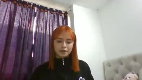 Snapshot of carolinnapinkman chatting on March 24, 9:42 pm carolinnapinkman online show from March 24, 9:42 pm