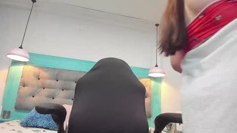 Snapshot of carolinne_89 chatting on December 10, 4:38 pm caro online show from December 10, 4:38 pm
