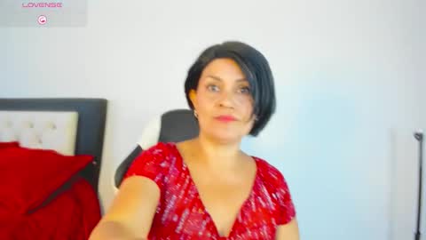 CarolinneFiotti online show from January 8, 4:53 pm