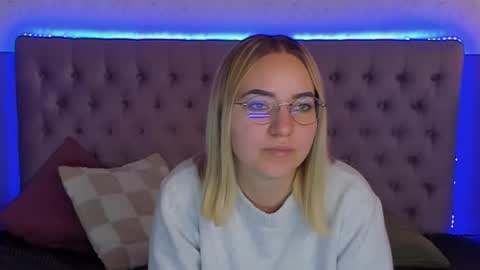 Snapshot of carollflexx chatting on November 5, 9:20 am CarollFlexx online show from November 5, 9:20 am