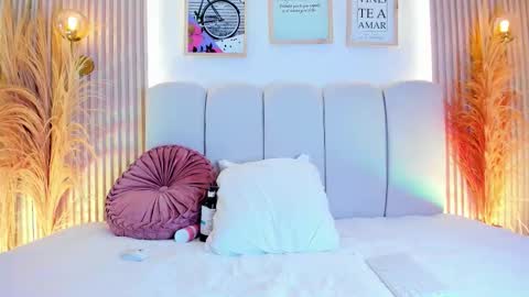 Carol Rivera  online show from October 31, 5:47 pm