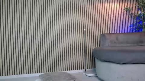 carolynnx online show from October 16, 9:32 am