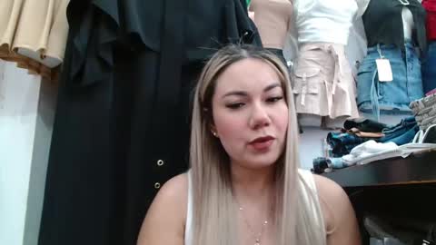 Snapshot of caroo0615 chatting on October 27, 11:41 pm caroo0615 online show from October 27, 11:41 pm