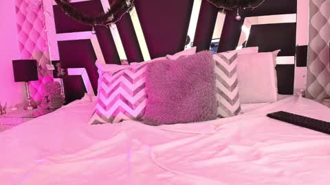 Caro Gmez  online show from December 18, 4:17 pm