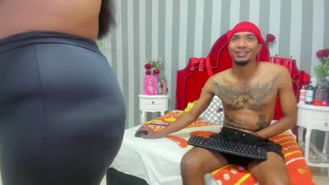 caroyandy online show from August 5, 12:30 pm