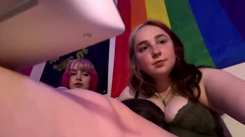 Snapshot of carpetmunchers chatting on October 4, 1:14 am carpetmunchers online show from October 4, 1:14 am