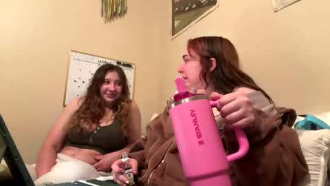 Snapshot of carpetmunchers chatting on October 8, 2:31 am carpetmunchers online show from October 8, 2:31 am