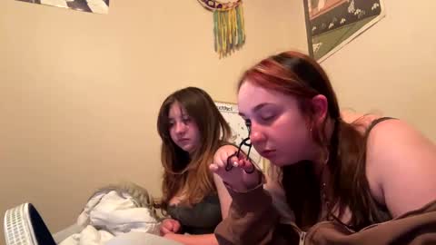 Snapshot of carpetmunchers chatting on October 9, 1:36 am carpetmunchers online show from October 9, 1:36 am