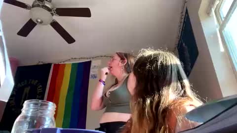 Snapshot of carpetmunchers chatting on October 16, 8:54 pm carpetmunchers online show from October 16, 8:54 pm