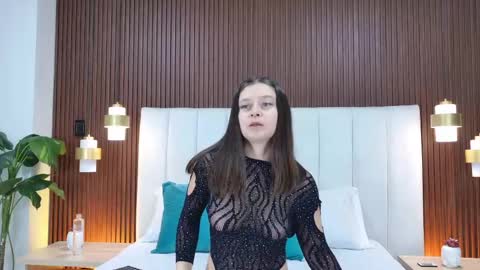 carrie online show from April 22, 11:45 am