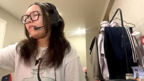 Emilia online show from November 29, 6:27 am