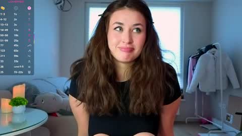 Kira online show from April 22, 4:08 pm