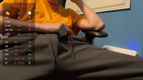 Snapshot of carter10101000 chatting on February 15, 4:47 am carter10101000 online show from February 15, 4:47 am