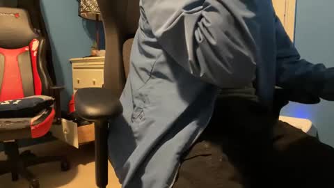 Snapshot of carter10101000 chatting on March 6, 11:14 am carter10101000 online show from March 6, 11:14 am