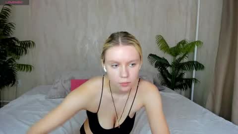 Snapshot of casey__miller chatting on October 1, 10:10 am casey__miller online show from October 1, 10:10 am