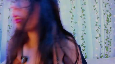 Snapshot of casey_walker chatting on May 2, 1:27 pm online show from May 2, 1:27 pm