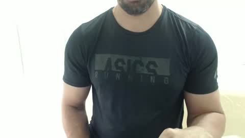 cashmastermuscle77 online show from October 28, 1:36 pm