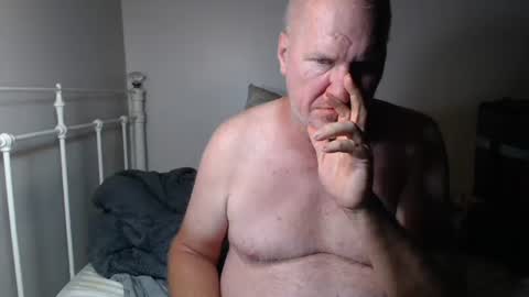 Snapshot of casinocam chatting on April 25, 5:10 am CasinoCam online show from April 25, 5:10 am